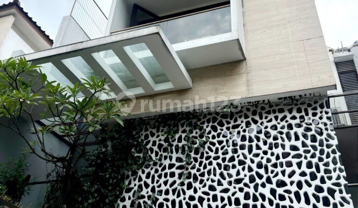 Rumah Asri 3 Lt Kolam Renang Radio Dalam Gandaria Jakarta Selatan