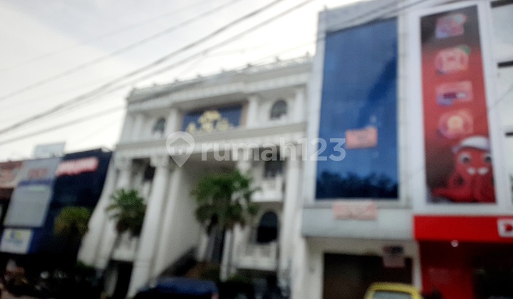 Strategic Location Shop House in Green Garden West Jakarta 2