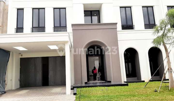 New Good House Prime Location Wide Road Alam Sutera Tangerang