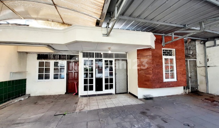 Rumah Lama bisa Huni @ Taman Kedoya. Baru Jakarta Barat