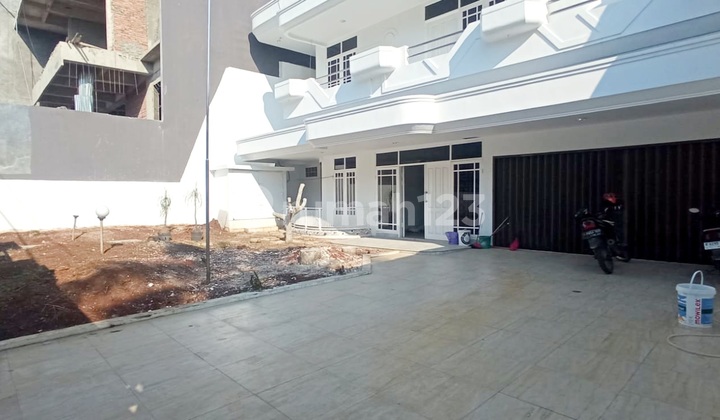 Rumah Bagus Besar Jalan 2 Jalur Green Garden Jakarta Barat 2