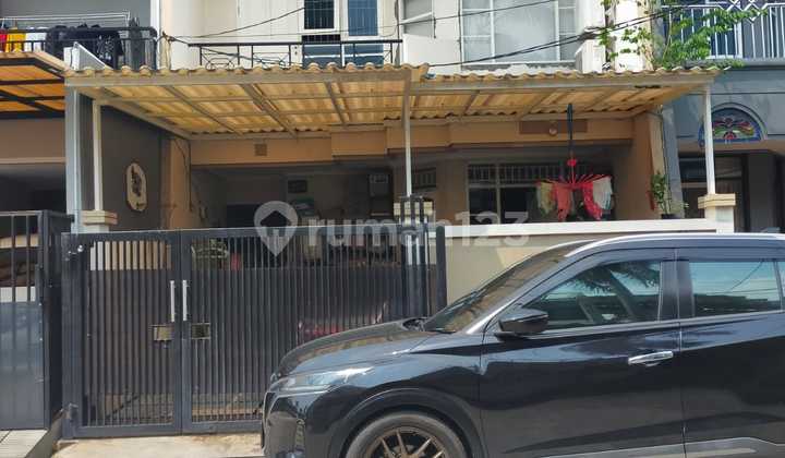 Rumah Siap Huni, Semi Furnished Di Green Garden