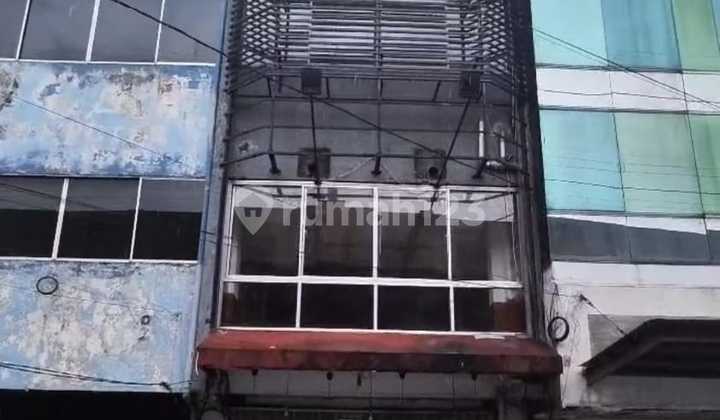 Ruko di Daerah Komersil Fatmawati Ruko di Daerah Komersil Fatmawati