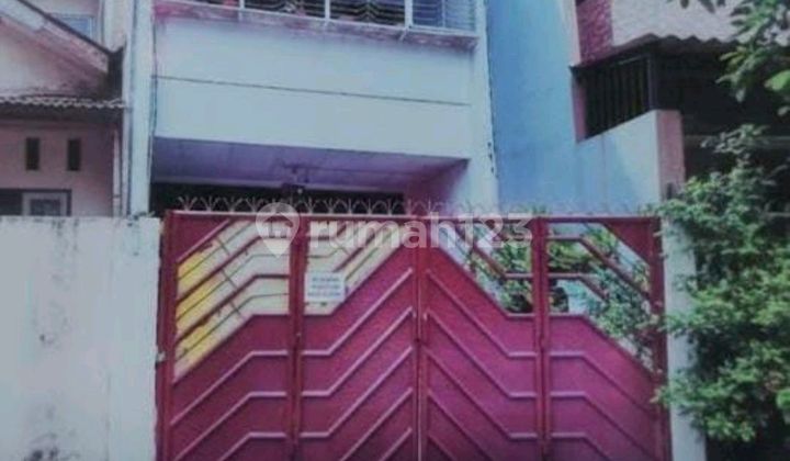 Ready-to-Occupy House on Sukabumi Street, South Jakarta