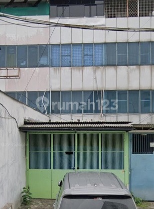 Ready-to-Use Shophouse Inside Taman Duta Mas Housing Complex 1