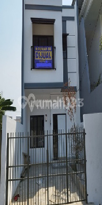 New 2-Story House in Green Garden Housing Complex New 2-Story House in Green Garden Housing Complex