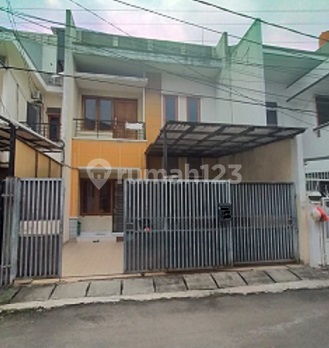 Rumah Siap Huni, Tenang & Bebas Banjir di Perum. Taman Ratu