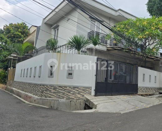 Nice Semi Furnished House with SHM in Kepa Duri, West Jakarta Hook 2