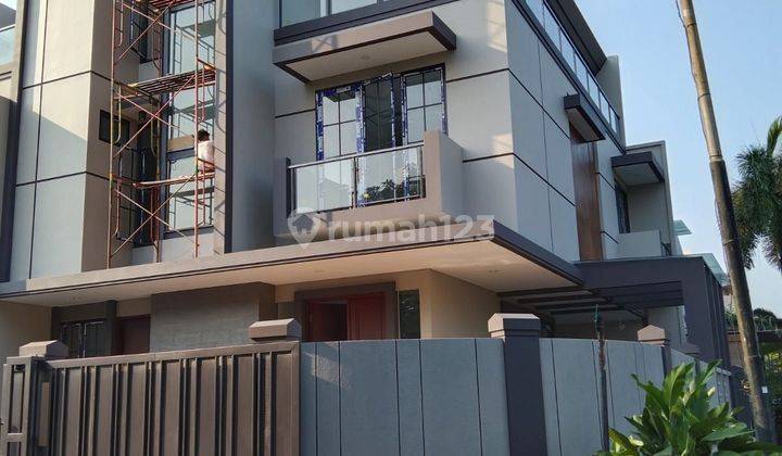 Dijual Rumah Baru Hook 3 Lantai di Taman Permata Buana, Kembangan, Jakarta Barat  1