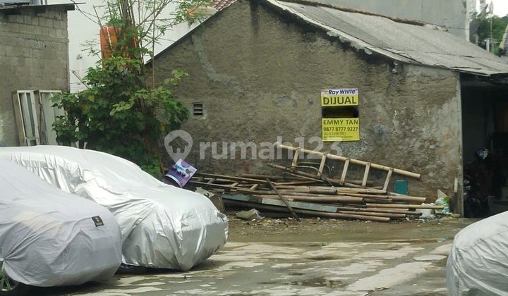 Dijual tanah kavling di Jakarta Barat. Lebar jalan untuk 1 mobil Dijual tanah kavling di Jakarta Barat. Lebar jalan untuk 1 mobil