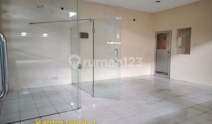 Warehouse Strategically Located in the City Center