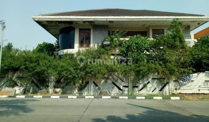 Rumah tua hook 2 lantai di Green Garden Kedoya Jakarta Barat,jalanan lebar,lingkungan nyaman 2