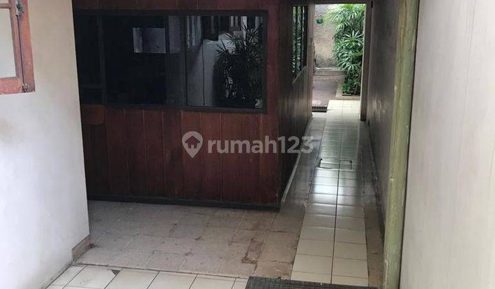 Jual cepat rumah 2 lantai di Tanjung Duren Timur ,cocok untuk usaha kost - kostan 2