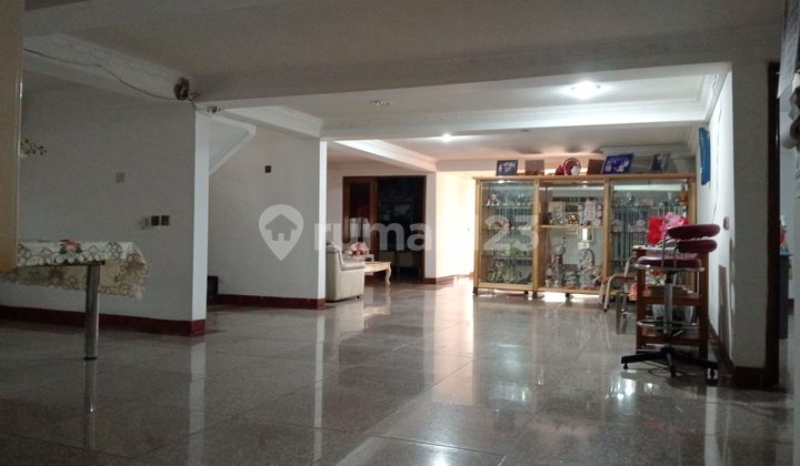 Rumah 2 Lantai,Bisa untuk Tinggal dan Usaha di Taman Ratu Jakarta Barat 2