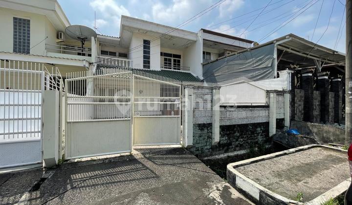 Rumah 2 Lantai di Taman Ratu Dekat Gerobak Betawi Jakarta Barat