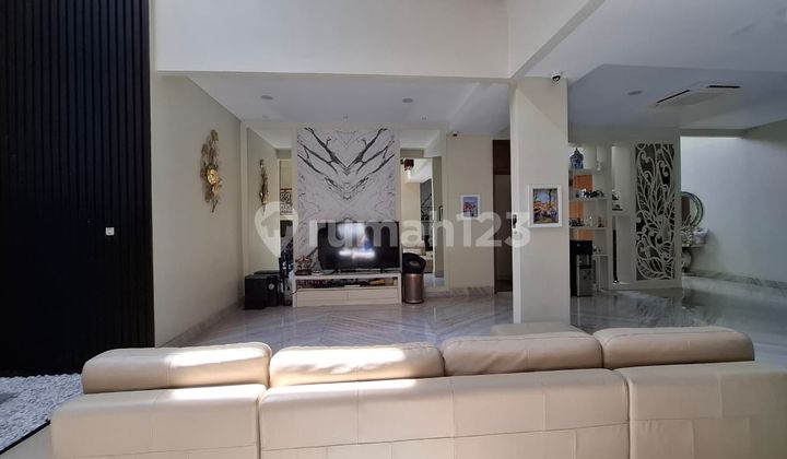 New, Luxurious, Nice, 2-Story House in Mutiara Kedoya Housing Complex, West Jakarta 2