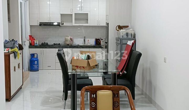 Rumah bagus 2,5 lantai di Taman Ratu,Jakarta Barat 2