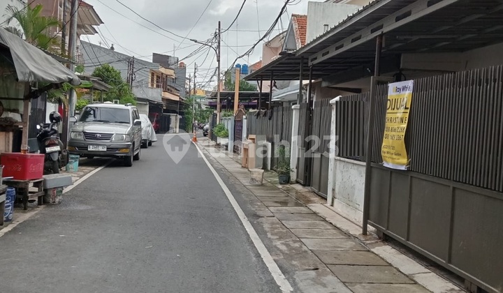 1-Story House in Kramat Kwitang, Central Jakarta, Strategic Location 2