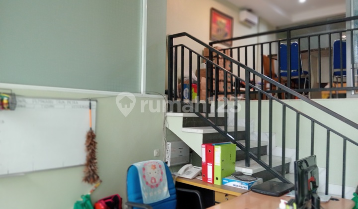 3.5-story boulevard shop house in Green Garden, Panjang Street, West Jakarta. 2