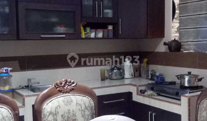 Two-Story Semi-Furnished House, Serene, Sturdy, Flood-Free in a Densely Populated Area. 2
