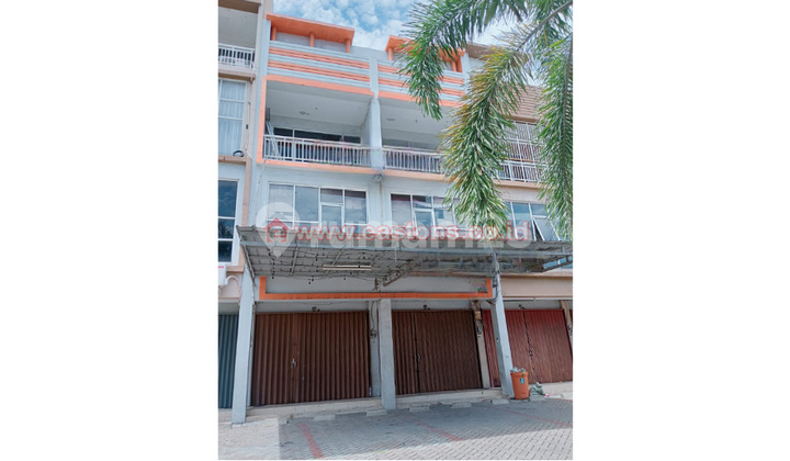 Attached Shophouse, Good Condition, 180 m2, HGB Certificate, Taman Surya, West Jakarta