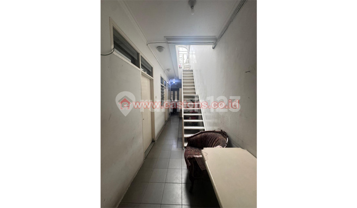 Good House Unfurnished Freehold Title Intercon, West Jakarta 2