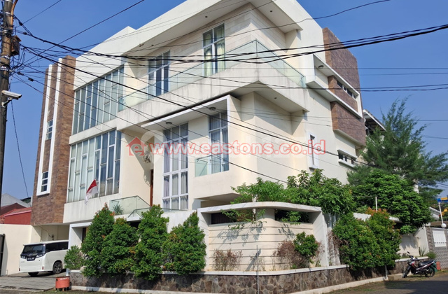 Rumah Bagus Semi Furnished SHM Citra Garden 2, Jakarta Barat