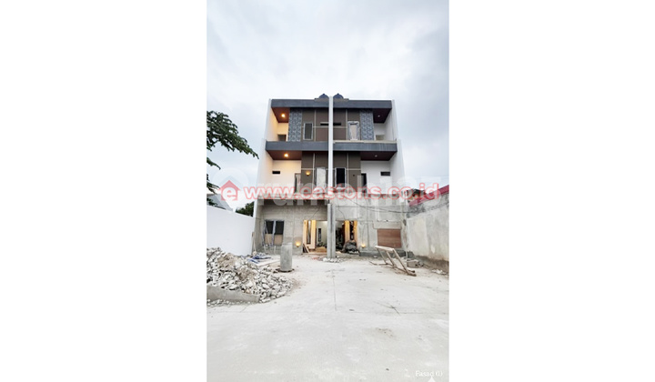 Rumah Bagus Unfurnished Meruya, Jakarta Barat 2