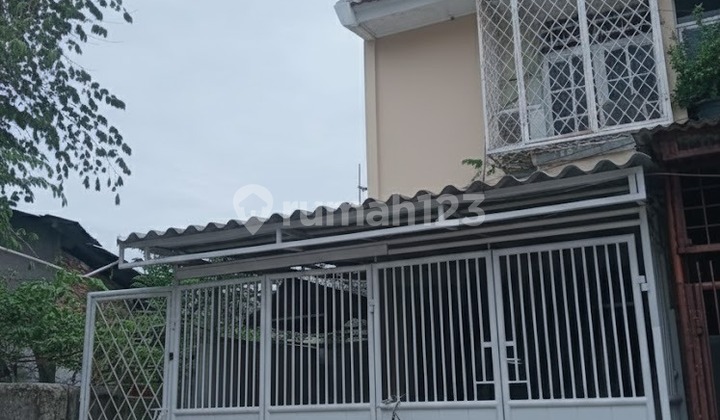 Rumah Unfurnished SHM Taman Palem, Jakarta Barat Bagus