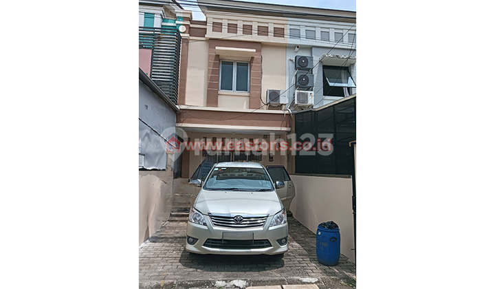 Rumah Bagus Unfurnished SHM Taman Surya, Jakarta Barat