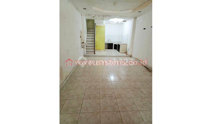 Rumah 2 Lantai Unfurnished di Taman Palem, Jakarta Barat 2