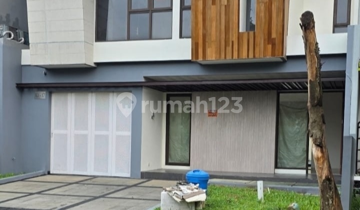 Dijual Cepat Rumah Mewah Minimalis di Tengah Pusat Kota Bsd