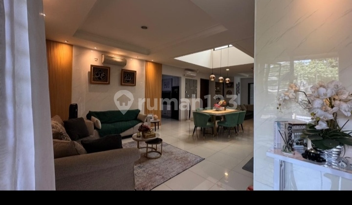 Dijual Cepat Rumah Mewah dan Rapi di Tengah Pusat Kota Bsd