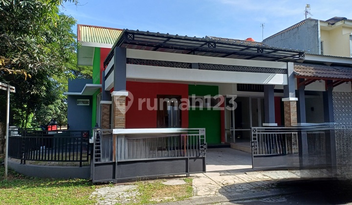 Rumah asri posisi hoek di premium cluster Citra Raya Tangerang