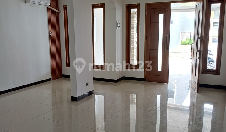 Rumah Bagus 2 Lantai Lokasi Strategis di Citra Raya Tangerang 2