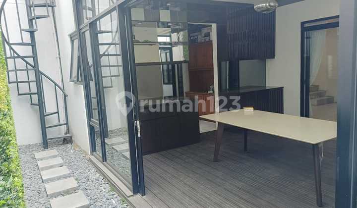 Dijual Rumah Full Furnish Jalan Utama Lokacitra Kota Baru Parahyangan Rumah SHM di Tatar Lokacitra Kota Baru Parahyangan, Kota Baru Parahyangan Tatar Lokacitra, Jl. Lokasunya No.8, Bojonghaleuang, Saguling, Bandung Barat, Jawa Barat, Indonesia, 40561, Kot 2