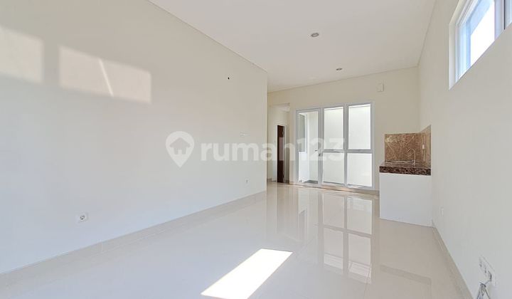 New House Ready to Live In, One Step Away from Sudimara Station on the Roadside 2