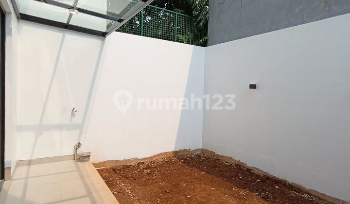 New House in a Housing Estate Near Joglo, West Jakarta 2