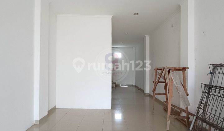 Ruko 3 Lantai Sewa Jual Lokasi Strategis Pinggir Jalan Raya Dekat Pasar Ciputat Ruko 3 Lantai Sewa Jual Lokasi Strategis Pinggir Jalan Raya Dekat Pasar Ciputat