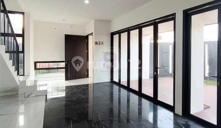 New Corner House in Cipadu Complex Near Petukangan, South Jakarta 2