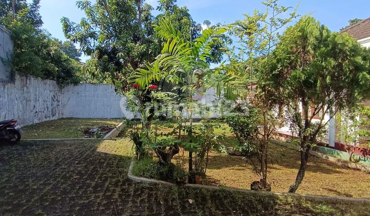 For Sale Old House Land Only in Complex Near Bintaro Sector 2 For Sale Old House Land Only in Complex Near Bintaro Sector 2