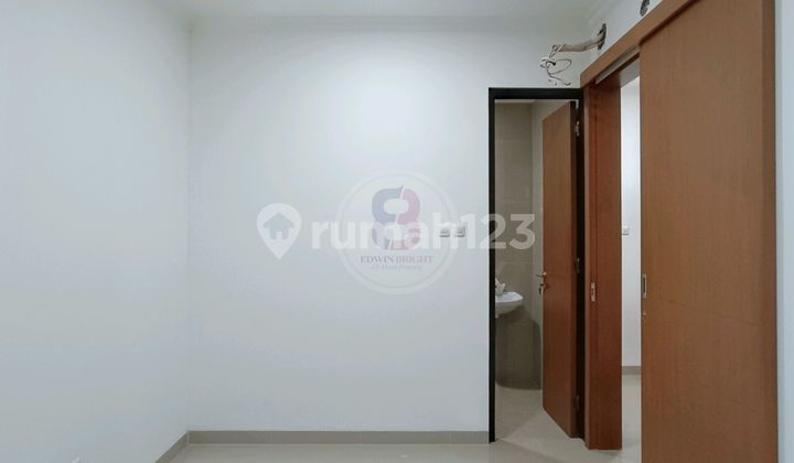 New House Ready to Live In With Rooftop Near South Jakarta 2