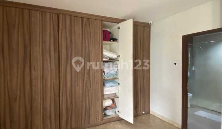 Sdy, Dijual Rumah 3 Lantai , Jln.kelapa Gading Barat Raya, Gading Serpong