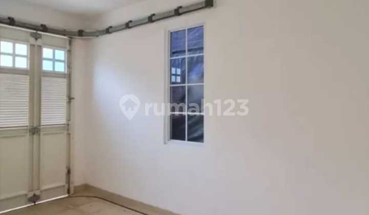 Rbk, Dijual Rugi Rumah di Cluster Menteng Village. LT 180M2. LB 164M2. SHM. Harga 5,350M(Nego)