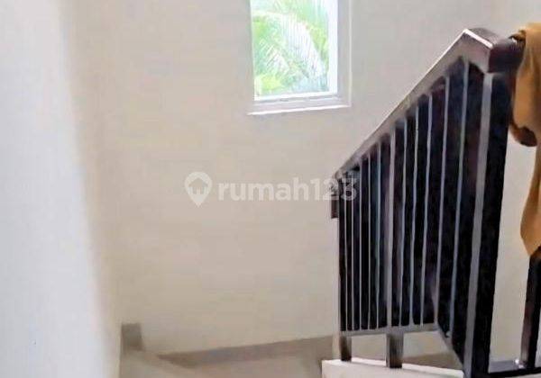 Rbk, Dijual Rumah 2 Lantai Bagus di Cluster Thomson 2