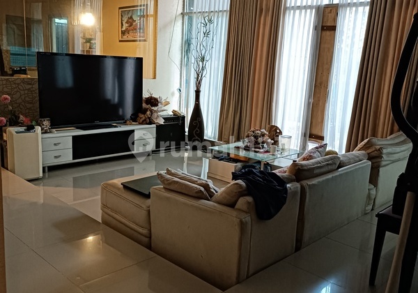 ;Rumah Berikut Gudang di Daerah Arteri Kebayoran Lama, Samping Jalan Raya, Luas Tanah 300M2,