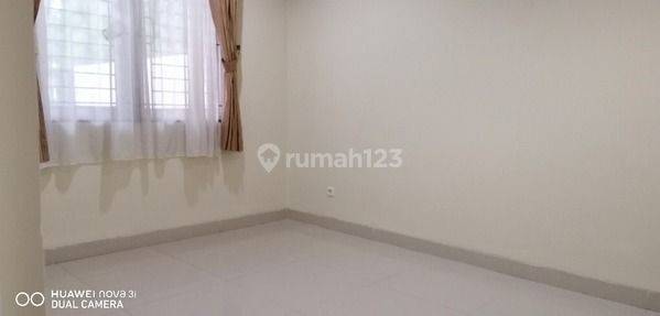 Jtk, Dijual Rumah di Komplek Permata Puri Media, Kembangan 2