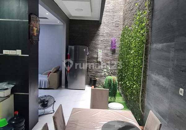 Jtk, Dijual Rumah 2 Lantai Bagus Cluster Viena Modernland 2