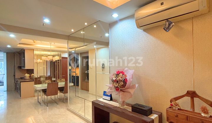 1 Unit Apartment at Permata Hijau Residence, South Jakarta. Land area 100m². 3+1 Bedrooms. 2+1 Bathrooms.