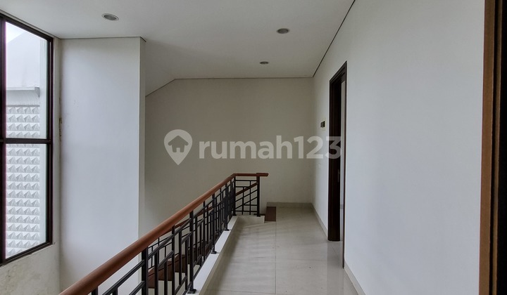 Dijual Cepat Rumah Di Cluster Mayfield, Greenwich Dijual Cepat Rumah Di Cluster Mayfield, Greenwich